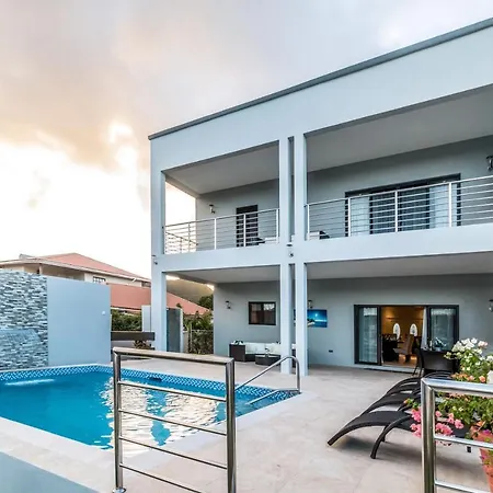 Waters Edge Villas By Bay Gardens Resorts